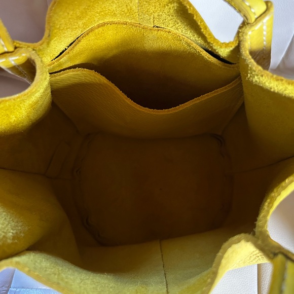 Brand New- Devan Bucket Bag in Naples - Picture 6 of 8